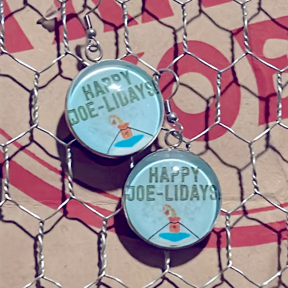 Trader Joe’s Earrings 25mm Happy Joe-Lidays!